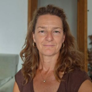 Sra. Elena Cartes Lorente Sra. Elena Cartes Lorente